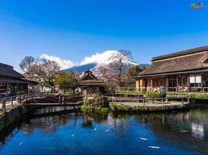 Ngôi làng hàng trăm năm tuổi sừng sửng dưới chân núi Phú Sĩ