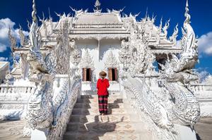 Chùa Wat Rong Khun, ngôi chùa “độc nhất vô nhị” với tông màu trắng “độc tôn”