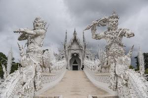 Chùa Wat Rong Khun, ngôi chùa “độc nhất vô nhị” với tông màu trắng “độc tôn”