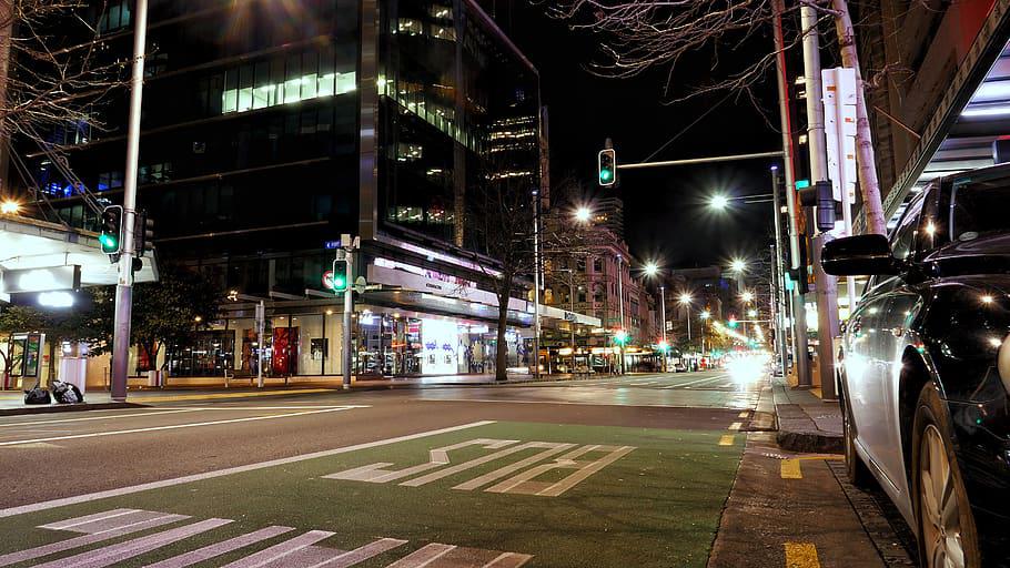 Một con phố ở New Zealand vào ban đêm