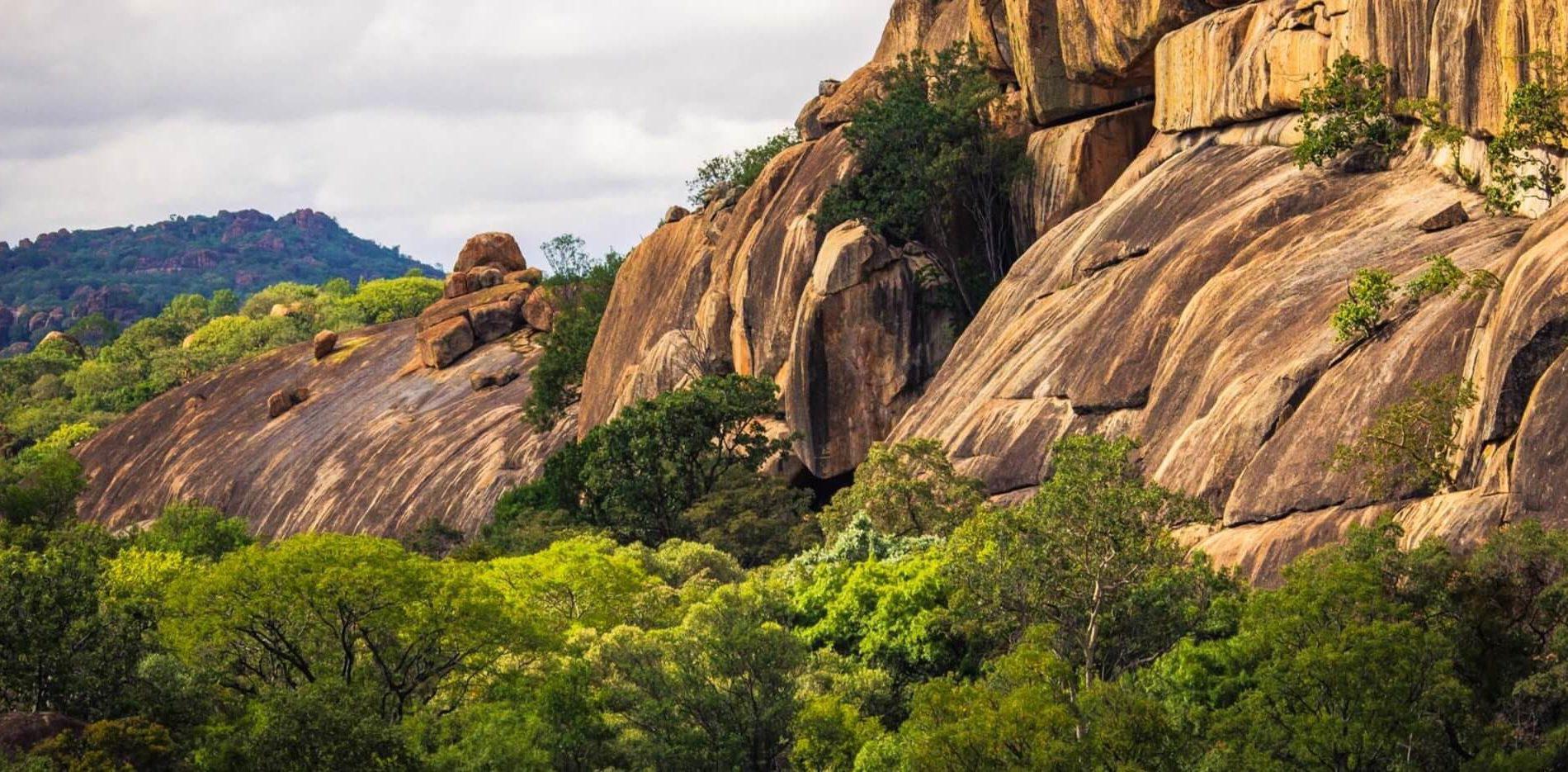 TOUR DU LỊCH ZIMBABWE EXPLORER - VICTORIA FALLS – CÔNG VIÊN QUỐC GIA ZAMBEZI, HWANGE, MATOBO – DI TÍCH ĐẠI ZIMBABWE – HARARE